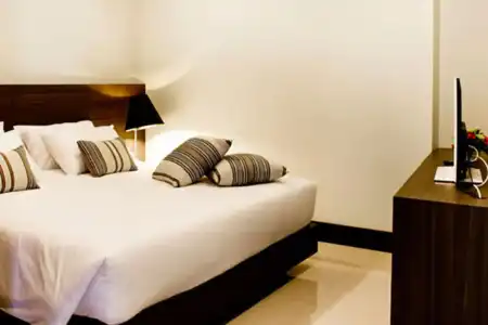 Crystal Suites Suvarnabhumi Airport - 4