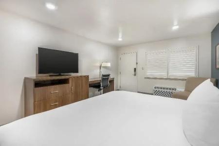 Best Western Plus Clocktower Inn - 62