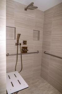 Best Western Plus Monterey Inn - 29