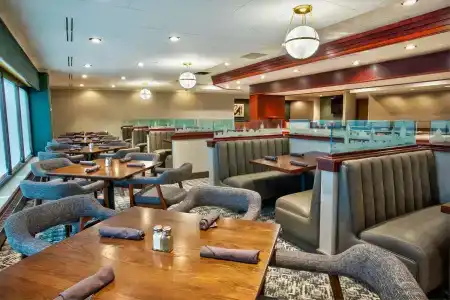 DoubleTree by Hilton - 36