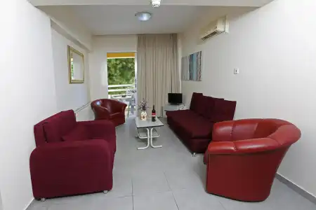 Sunquest Gardens Holiday Resort - 1