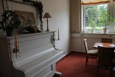 B&B Lübeck Berliner-Platz - 16