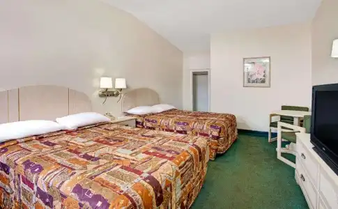 Sunset Inn - 1