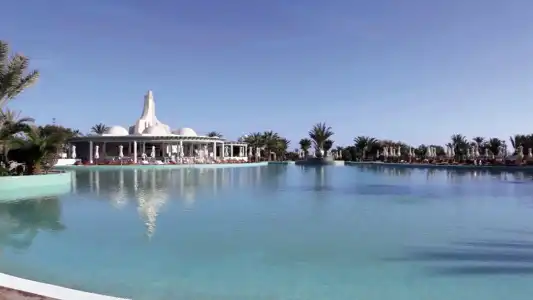 Royal Garden Palace (Families and Couples) - 14