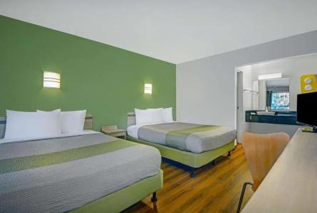 Motel 6 Tallahassee, FL - Downtown - 29