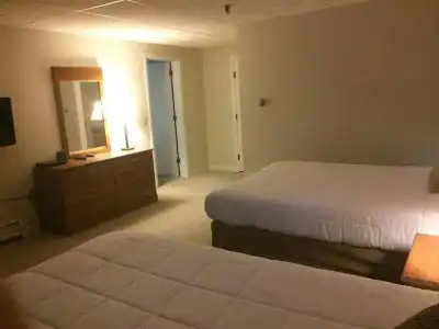 Forest Glen Inn - 1