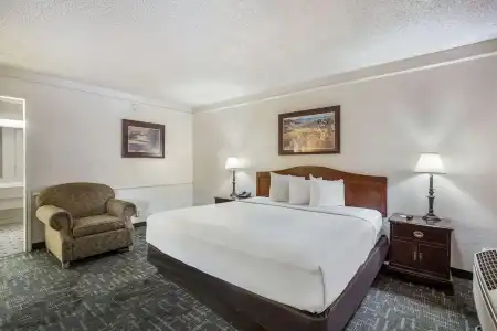Americas Best Value Inn - 52