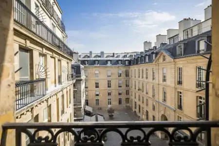 Grand du Palais Royal - 0