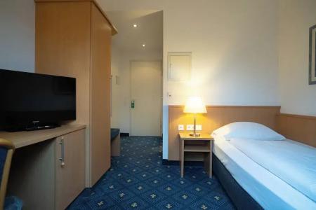 am Schlosspark , Wiesbaden - 20