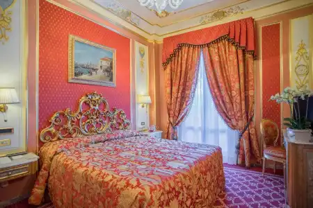 Regina Palace - 5