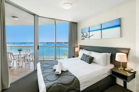 Crystal Bay on the Broadwater - 3