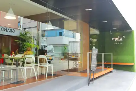 Metz Pratunam - 12