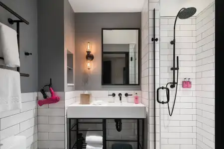 Moxy San Diego Downtown/Gaslamp Quarter - 27