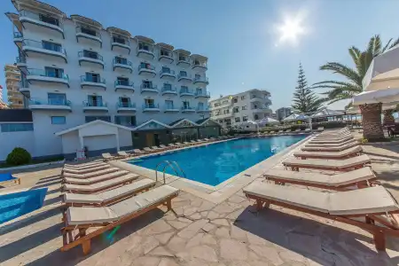 Saranda Palace - 19