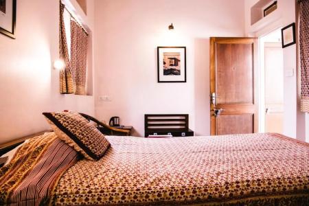 Tara Niwas - 28