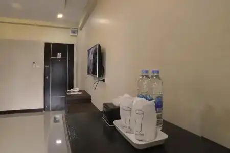 Gold Airport Suites - 46