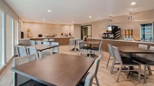Best Western Plus Las Vegas West - 23