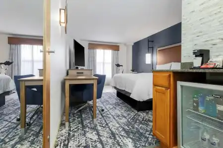 Hampton Inn & Suites Austin Downtown - 70