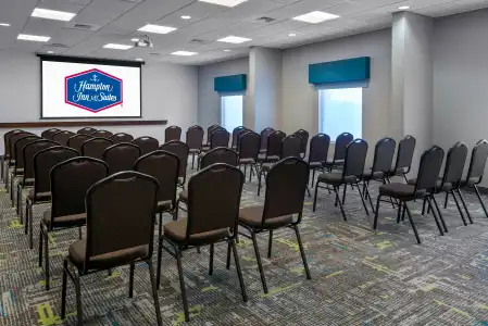 Hampton Inn & Suites Winston-Salem/University Area, NC - 39