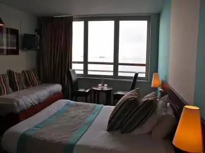 La Petite Rade Hôtel - 41