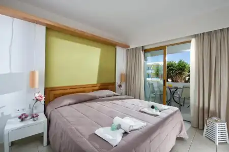 Mary & Mary Royal Suites - 77