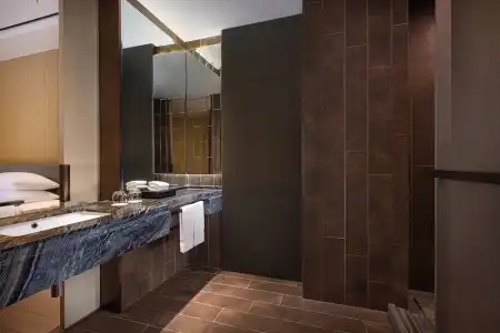 Courtyard by Marriott Shanghai International Tourism and Resorts Zone - 38
