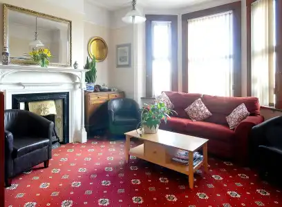Sportsview Guest House - 1