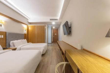 Weston Suites & - 75
