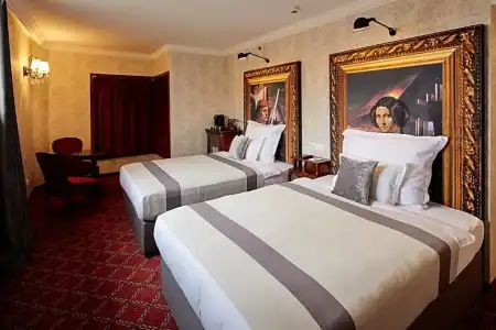 Mystery Budapest, Preferreds & Resorts - 33