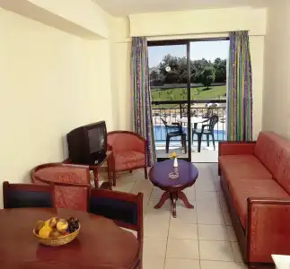Tsokkos Gardens & Apartments - 0