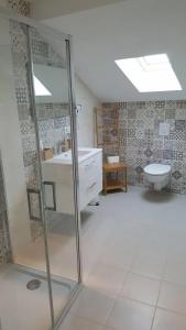 Le Castel Guesthouse - 9