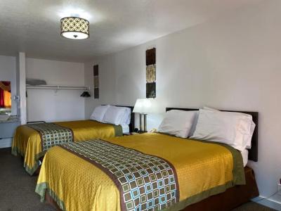 Motel West - 32