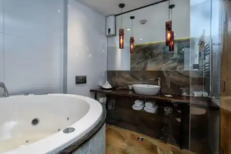 One Luxury Suites - 113