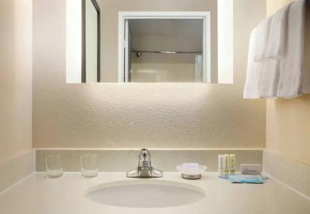 SpringHill Suites Phoenix North - 26