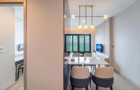 S Sriracha & Residence - 20