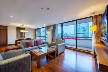 Bandara Silom Suites - 54