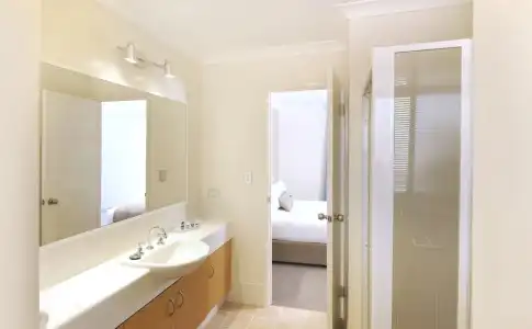 Lodestar Waterside Apartments - 9