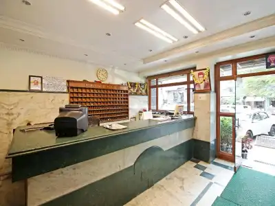 Royal Regency Lodge - 1