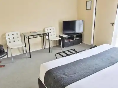 Abbella Lodge Motel - 73