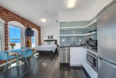 Venice Breeze Suites - 51