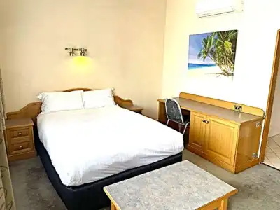 Glenelg Motel - 2