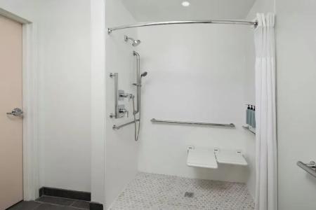 Courtyard Chesapeake Greenbrier - 45