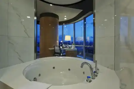 DoubleTree By Hilton Istanbul Moda - 51