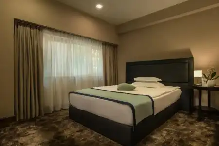 Rosslyn Thracia - 32