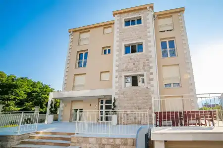 Sea Point Apart Tivat - 0