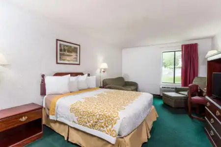 Days Inn Battlefield Rd/Hwy 65 - 23
