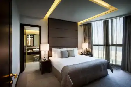 Bab Al Qasr - 0