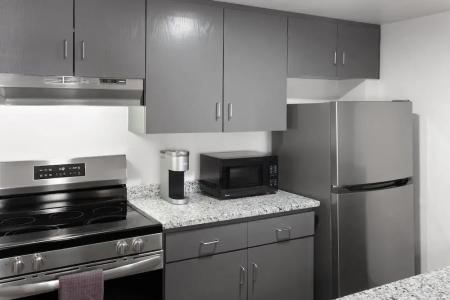 Ramada by Wyndham Milwaukee - 37