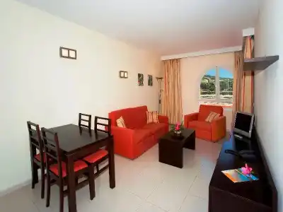 Illot Suites & Spa - 22
