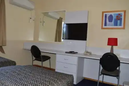 Airport Motel - 46
